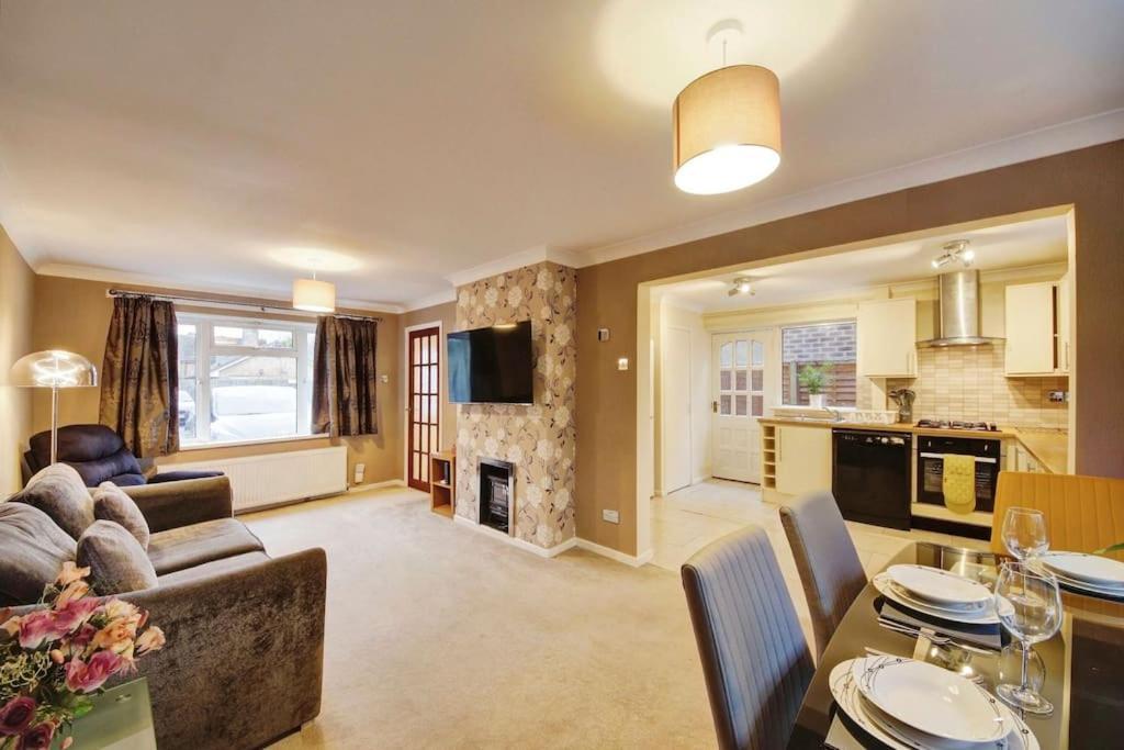 Beautiful Home Close To Town Free Netflix, Wifi Solihull Exterior photo