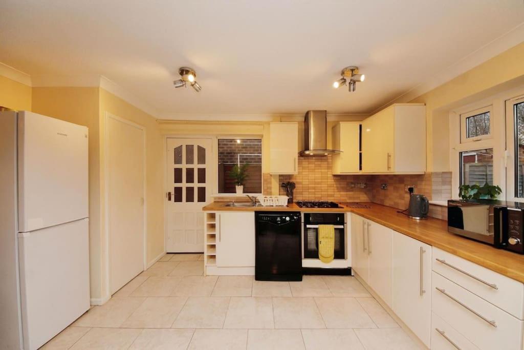 Beautiful Home Close To Town Free Netflix, Wifi Solihull Exterior photo