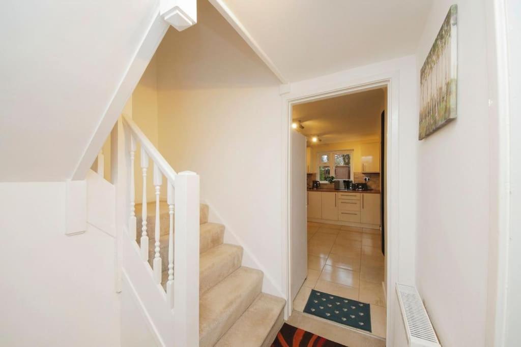 Beautiful Home Close To Town Free Netflix, Wifi Solihull Exterior photo